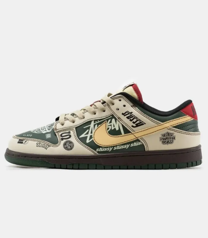 118 Nike SB Dunk Low x Stussy