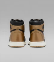 Air Jordan 1 Retro High OG ‘Black and Gold’